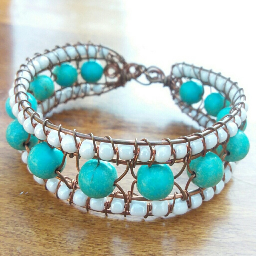 Wire wrap magnesite bracelet